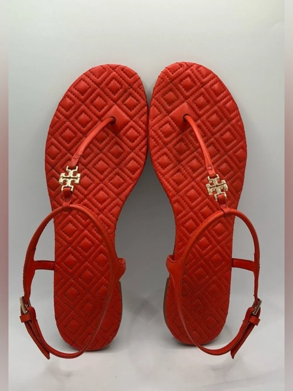 Tory Burch Coral Red Orange Quilted Logo T-Strap Sandals size Women’s 8